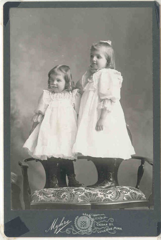 Edna and Eunice Pluedeman